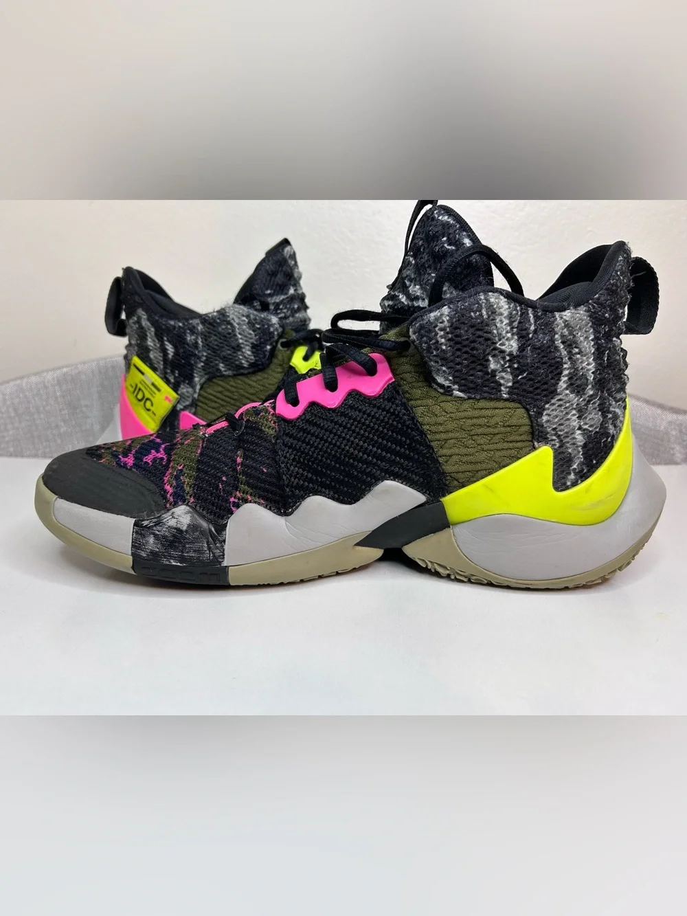 Jordan Why Not Zer0.3 Russell Westbrook Men’s 12 Multicolor Basketball Shoes